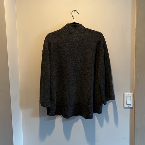 Gray eta + ali Top - Picture 5 of 7